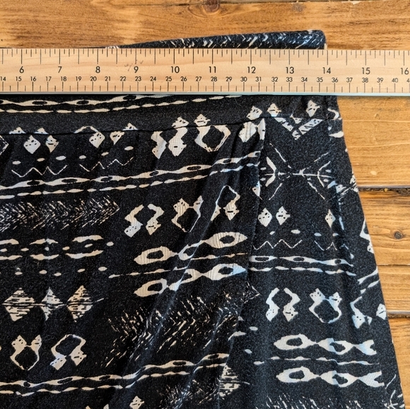 Denver Hayes Black and White Wrap Maxi Skirt - Picture 4 of 4